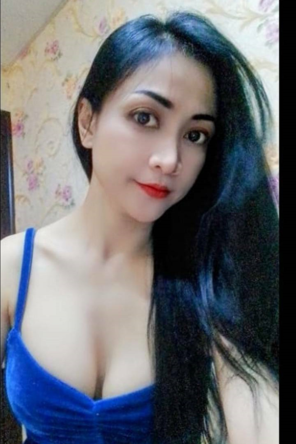 Champagne - Escort Girl Bangkok